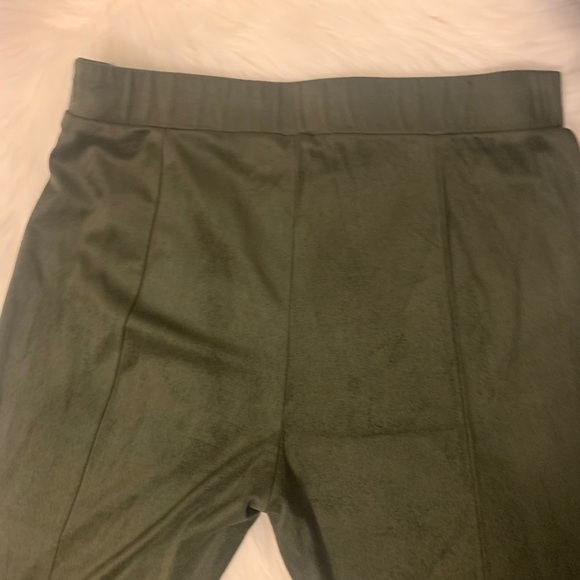 FOREVER 21 Army Green Suede Leggings - Picture 4 of 6